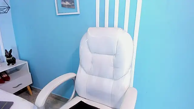 Saray Becker  online show from April 2026 07:25:01 PM