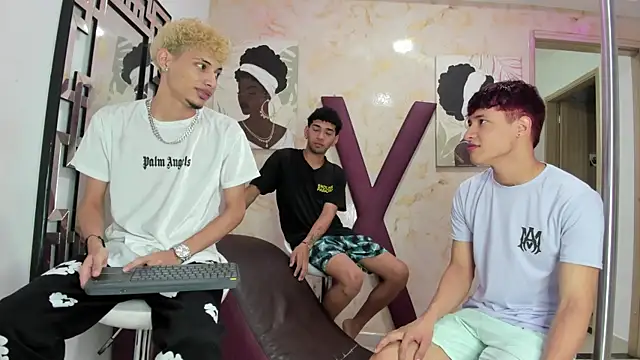 Snapshot of YOUNG_BOYS_HELL chatting on June 2026 01:12:02 AM YOUNG BOYS HELL online show from June 2026 01:12:02 AM