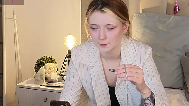 AlyssFrost online show from February 2026 04:03:02 PM