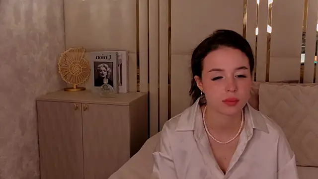 LanaLedger online show from May 2026 04:04:02 PM