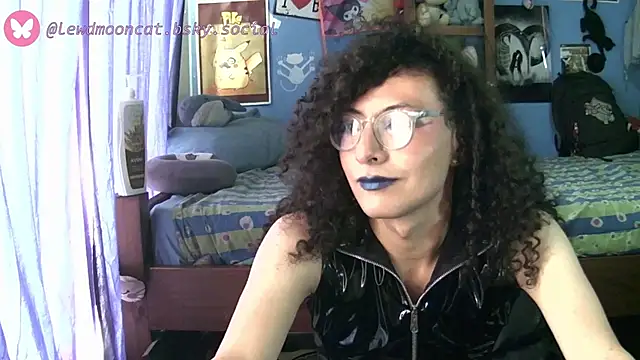 Snapshot of lewd_mooncat chatting on May 2026 07:44:02 PM lewd mooncat online show from May 2026 07:44:02 PM