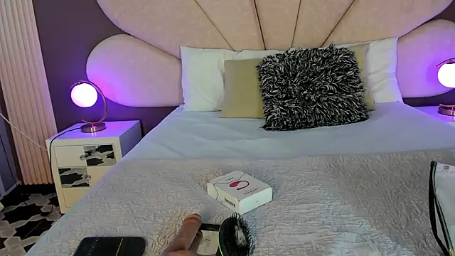 PerlaRogerss  online show from April 2026 11:22:02 AM