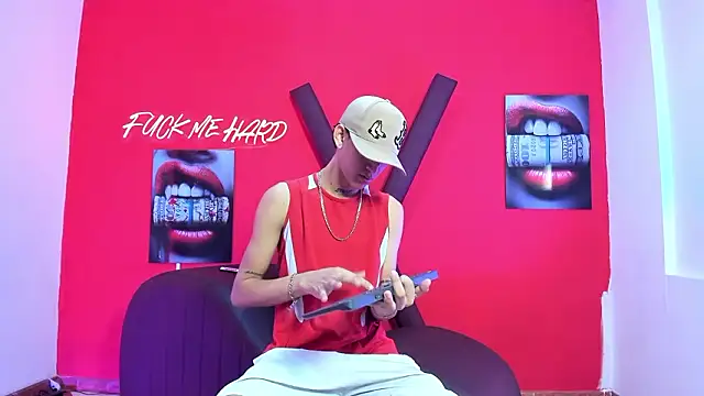 Snapshot of BOYS_PLAY chatting on February 2026 01:18:01 PM BOYS PLAY online show from February 2026 01:18:01 PM