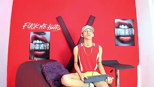 Snapshot of BOYS_PLAY chatting on February 2026 01:23:01 PM BOYS PLAY online show from February 2026 01:23:01 PM