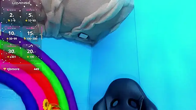 cristal villael  online show from March 2026 07:46:02 PM