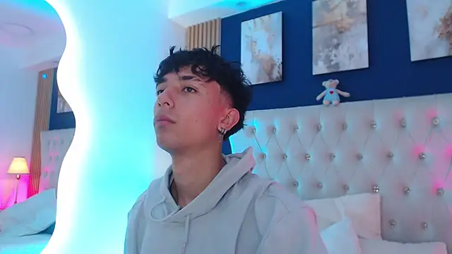 Aiden Rivers  online show from April 2026 01:11:01 PM