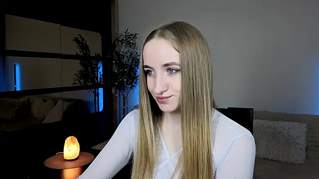 Snapshot of Oxy_Foxie chatting on May 2026 08:48:02 PM Oxy Foxie online show from May 2026 08:48:02 PM
