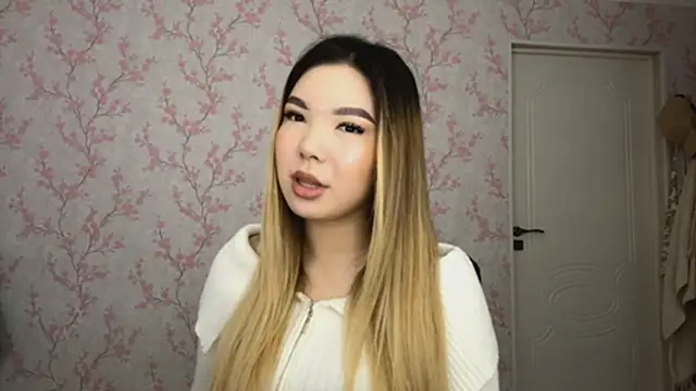 Snapshot of Elina_Mottel chatting on February 2026 08:27:02 AM Elina Mottel online show from February 2026 08:27:02 AM