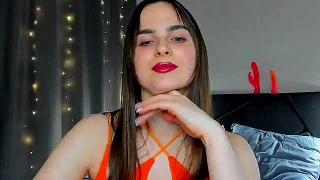 Snapshot of megann_fox2 chatting on April 2026 04:28:02 PM megann fox2 online show from April 2026 04:28:02 PM