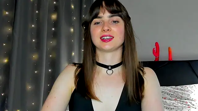 Snapshot of megann_fox2 chatting on May 2026 03:42:02 PM megann fox2 online show from May 2026 03:42:02 PM