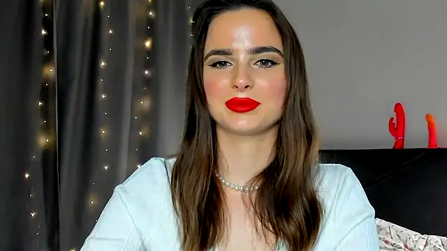 Snapshot of megann_fox2 chatting on May 2026 03:06:01 PM megann fox2 online show from May 2026 03:06:01 PM