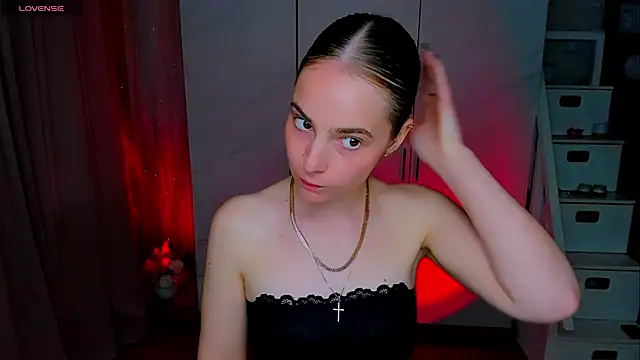 Maddy Wood  online show from June 2026 04:55:01 PM