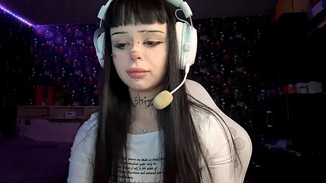 Luna Sohotti online show from February 2026 03:08:01 PM