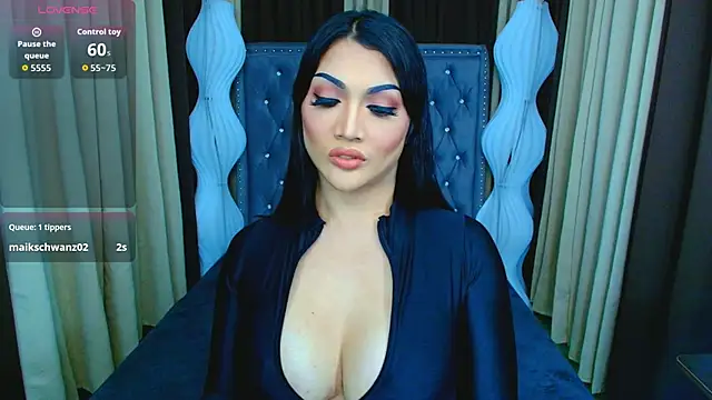 Snapshot of Laureen_Hilton chatting on February 2026 12:06:01 PM Laureen Hilton online show from February 2026 12:06:01 PM