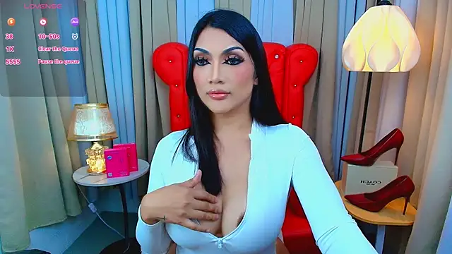 Snapshot of Laureen_Hilton chatting on July 2026 12:10:01 PM Laureen Hilton online show from July 2026 12:10:01 PM