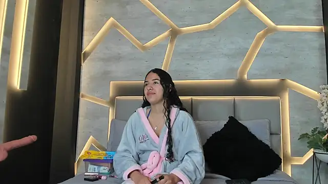 Snapshot of SilkNyx chatting on February 2026 01:33:02 PM SilkNyx online show from February 2026 01:33:02 PM