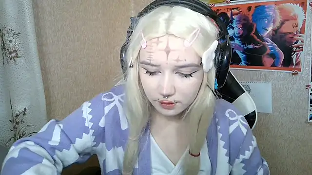 MilaTyan online show from April 2026 04:07:01 PM