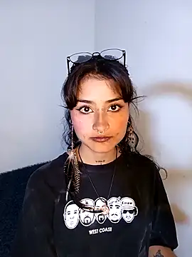 Snapshot of Lili__Clan chatting on March 2026 06:14:01 PM Lili Clan online show from March 2026 06:14:01 PM