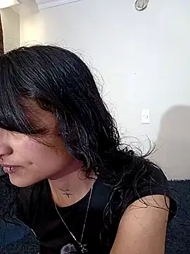 Lili  Clan online show from April 2026 06:27:02 PM