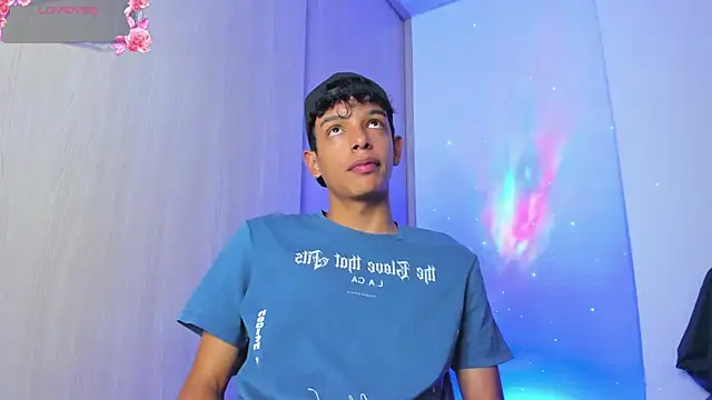 Maxfrost1 online show from April 2026 12:50:02 AM