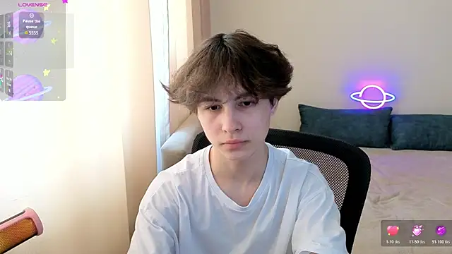  LukaHayes  online show from April 2026 01:08:02 PM