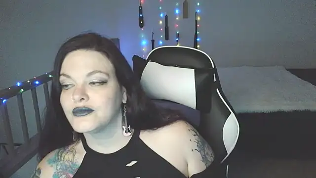 Snapshot of VixieNyx chatting on February 2026 03:55:01 PM VixieNyx online show from February 2026 03:55:01 PM