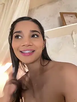 AlessiaVallmont online show from April 2026 02:22:01 PM