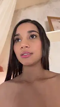 AlessiaVallmont online show from April 2026 07:58:02 PM