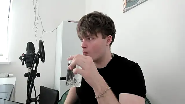  hetero online show from February 2026 11:29:02 AM