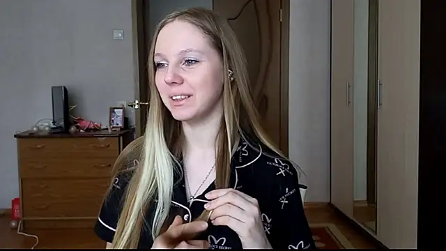 Snapshot of VictoriaDeese chatting on February 2026 04:35:02 AM VictoriaDeese online show from February 2026 04:35:02 AM