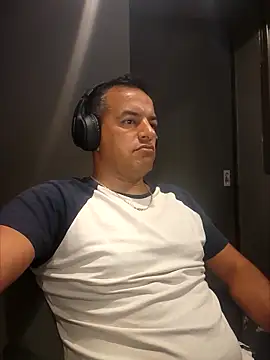 Snapshot of Valenthe26 chatting on February 2026 05:40:02 AM Valenthe26 online show from February 2026 05:40:02 AM