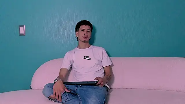 Youdoll  online show from February 2026 01:32:02 PM