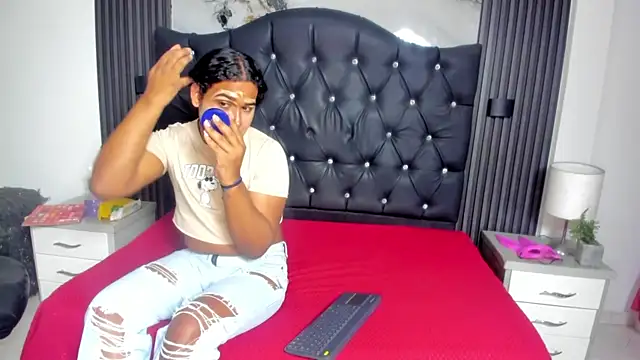 Snapshot of Valentina-Nova- chatting on May 2026 07:42:02 PM Valentina-Nova- online show from May 2026 07:42:02 PM