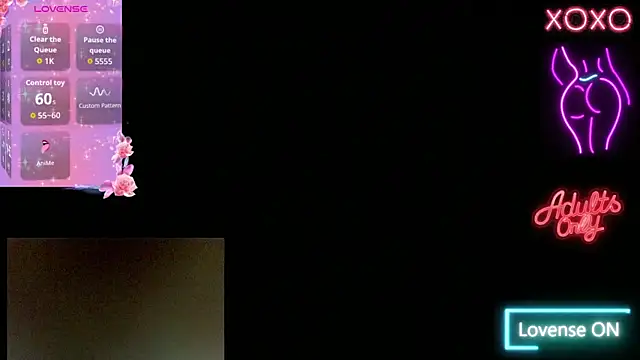 Snapshot of Luna_Moonfang chatting on June 2026 09:33:01 AM Luna Moonfang online show from June 2026 09:33:01 AM