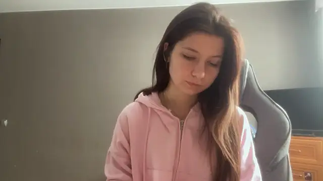 Snapshot of LunnaBliss chatting on February 2026 08:13:01 AM LunnaBliss online show from February 2026 08:13:01 AM