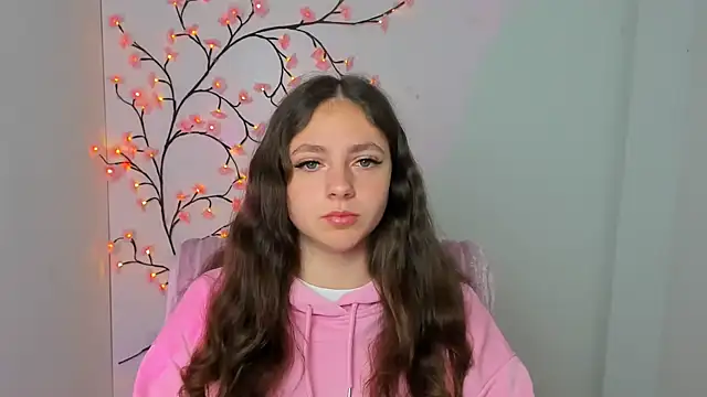 KissMeJulia online show from April 2026 05:04:02 AM