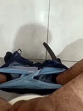 afindeprazer online show from April 2026 03:44:01 PM