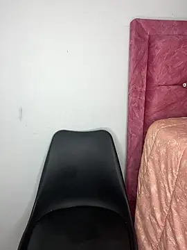 Sofia-squir online show from April 2026 12:02:01 PM