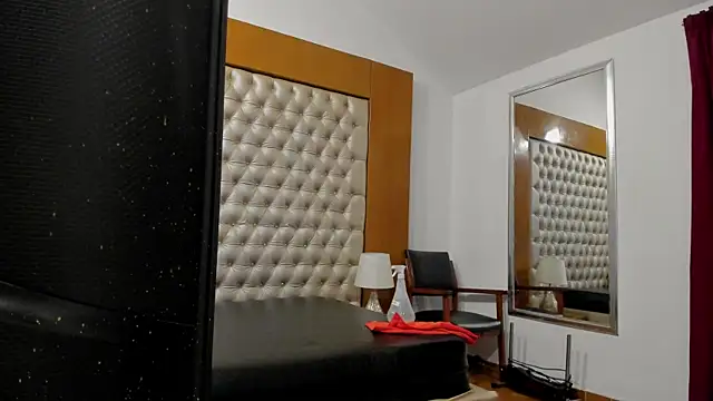 Snapshot of IsabellaaLux_ chatting on May 2026 08:26:02 PM IsabellaaLux online show from May 2026 08:26:02 PM