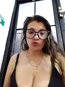 Snapshot of SKARLET_KOVA chatting on April 2026 01:10:02 AM SKARLET KOVA online show from April 2026 01:10:02 AM