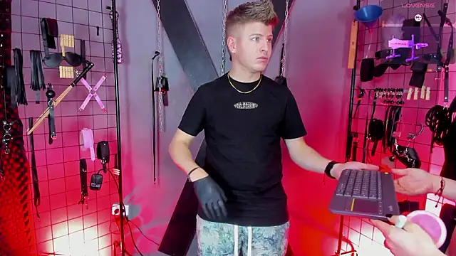 MrJustin Brianna BDSM online show from February 2026 06:53:02 PM