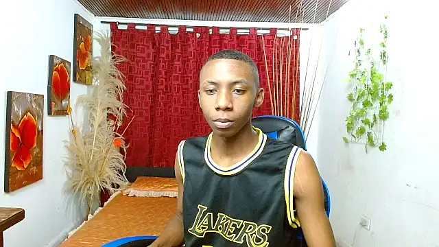 milo018 online show from March 2026 08:45:02 PM