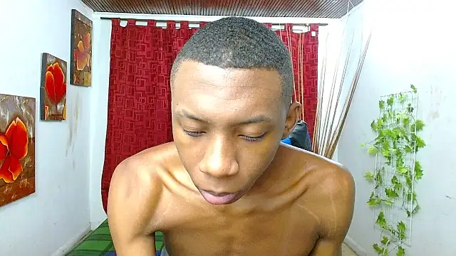 milo018 online show from April 2026 08:34:02 PM