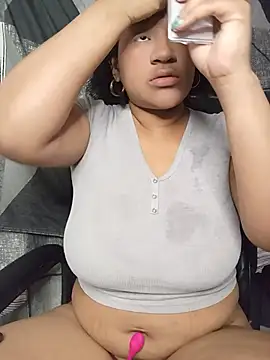Snapshot of gigiblue89 chatting on June 2026 08:02:01 AM gigiblue89 online show from June 2026 08:02:01 AM