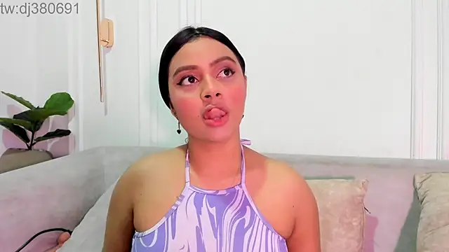 DulceQueen1 online show from April 2026 12:16:02 PM