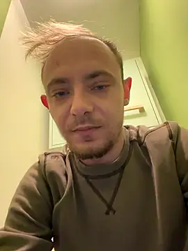 Crevette311 online show from November 2025 08:58:01 AM