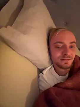 Crevette311 online show from November 2025 11:04:02 PM