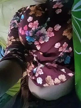 Snapshot of BreezySexyGirl69 chatting on June 2026 07:22:01 AM BreezySexyGirl69 online show from June 2026 07:22:01 AM