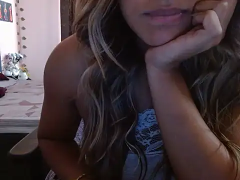 Snapshot of GymFreak25 chatting on May 2026 06:20:01 AM GymFreak25 online show from May 2026 06:20:01 AM