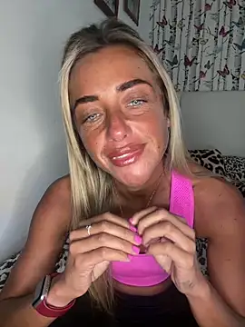 Snapshot of ScarlettGold_ chatting on March 2026 12:12:02 PM ScarlettGold online show from March 2026 12:12:02 PM